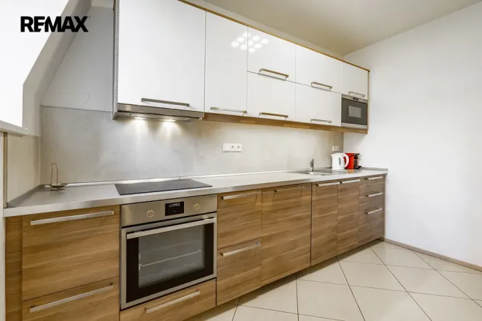 Prodej činžovního domu, Karlovy Vary, Bulharská, 635 m2