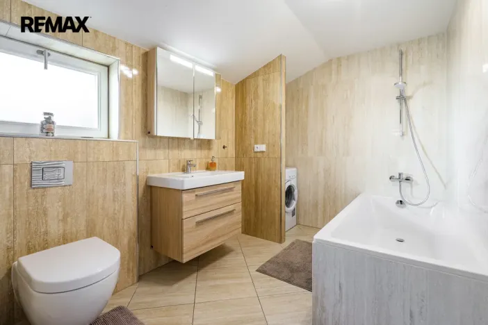 Prodej činžovního domu, Karlovy Vary, Bulharská, 635 m2