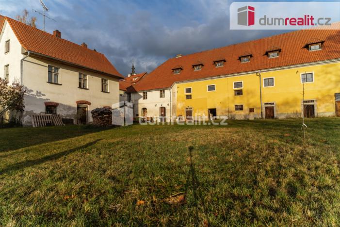 Prodej ubytování, Louňovice pod Blaníkem, 3010 m2