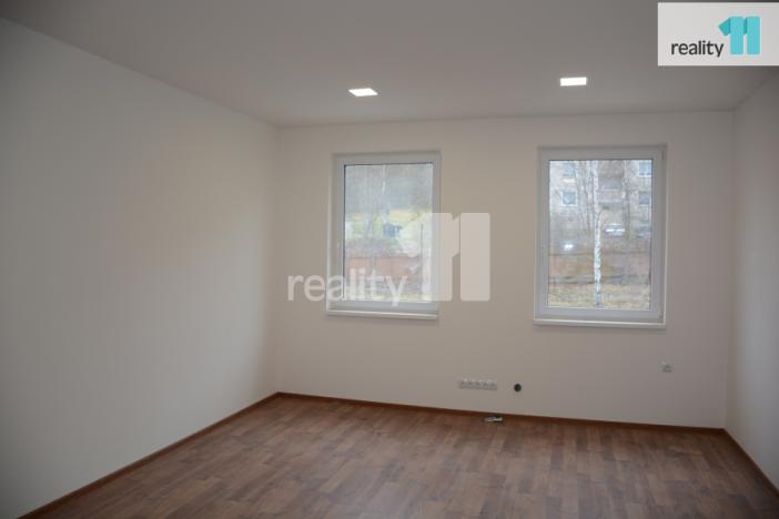 Pronájem kanceláře, Ostrov, Vančurova, 101 m2