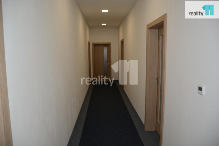 Pronájem kanceláře, Ostrov, Vančurova, 101 m2