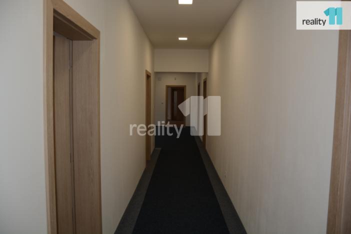 Pronájem kanceláře, Ostrov, Vančurova, 101 m2