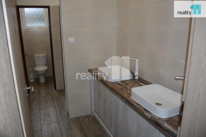 Pronájem kanceláře, Ostrov, Vančurova, 101 m2