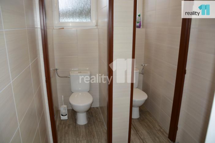 Pronájem kanceláře, Ostrov, Vančurova, 101 m2