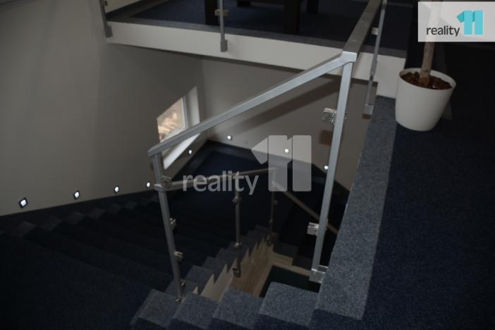 Pronájem kanceláře, Ostrov, Vančurova, 101 m2