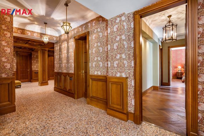 Prodej bytu 6+kk a větší, Karlovy Vary, U Imperiálu, 251 m2