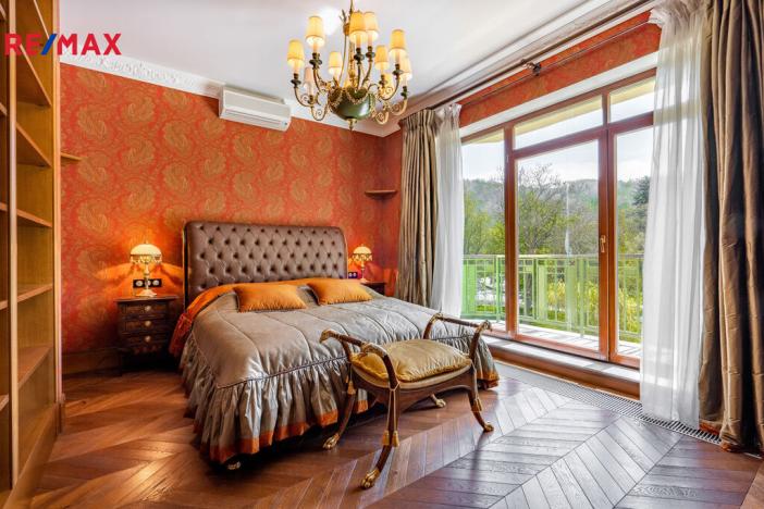 Prodej bytu 6+kk a větší, Karlovy Vary, U Imperiálu, 251 m2