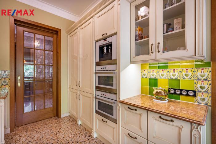 Prodej bytu 6+kk a větší, Karlovy Vary, U Imperiálu, 251 m2