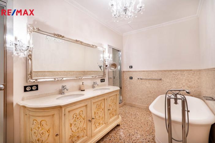 Prodej bytu 6+kk a větší, Karlovy Vary, U Imperiálu, 251 m2