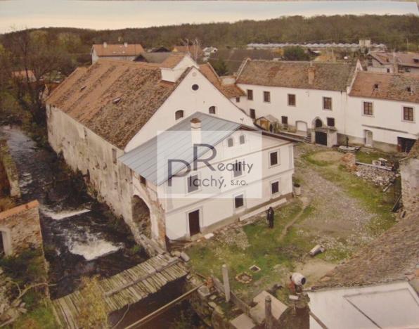 Prodej historického objektu, Znojmo, 1530 m2