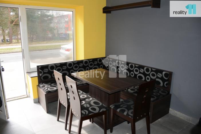 Prodej komerční nemovitosti, Karlovy Vary - Dvory, Chebská, 34 m2