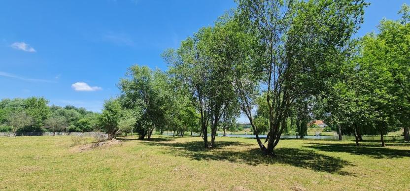 Prodej pozemku, Praha - Zbraslav, 10828 m2