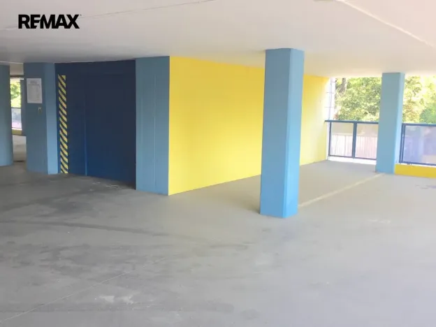 Pronájem garážového stání, Praha - Krč, Na strži, 15 m2