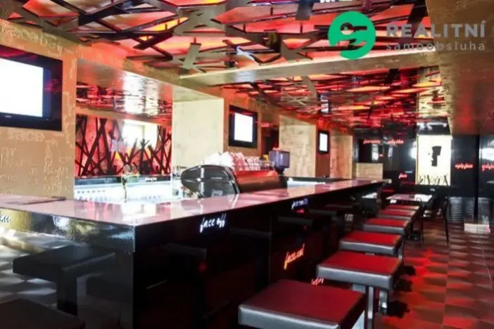 Prodej obchodního prostoru, Šumperk, Dr. E. Beneše, 1100 m2