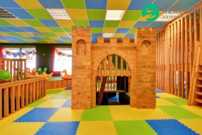 Prodej obchodního prostoru, Šumperk, Dr. E. Beneše, 1100 m2