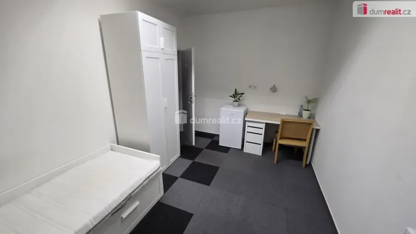 Pronájem bytu 1+kk, Praha - Hostavice, Pilská, 15 m2