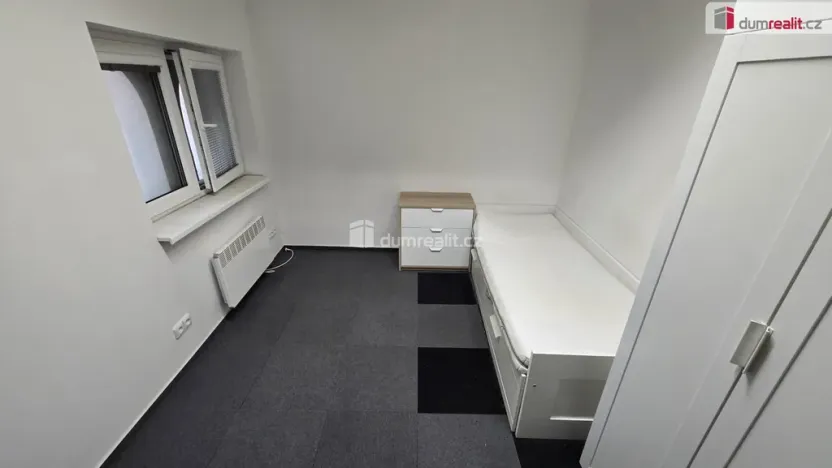 Pronájem bytu 1+kk, Praha - Hostavice, Pilská, 15 m2