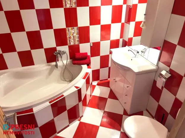 Prodej bytu 3+1, Nová Pec - Nové Chalupy, 76 m2