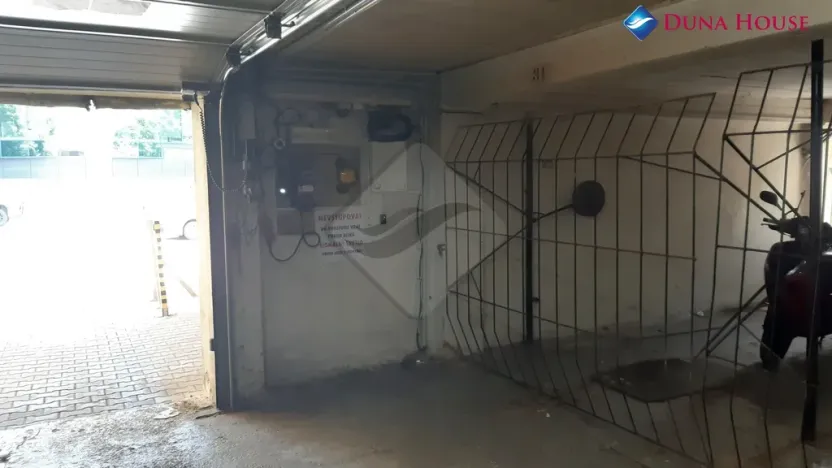 Prodej garážového stání, Praha - Michle, Jihlavská, 14 m2