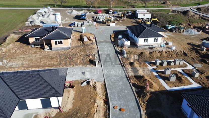 Prodej pozemku pro bydlení, Hosín, 590 m2