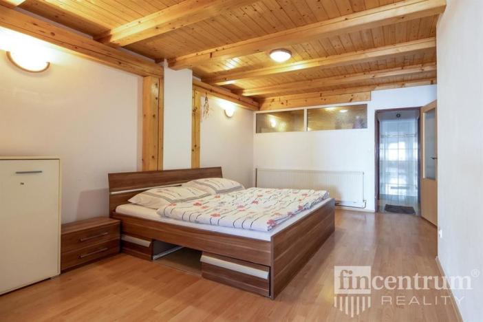 Prodej komerční nemovitosti, Křenice - Přetín, 1698 m2