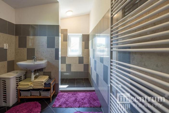 Prodej komerční nemovitosti, Křenice - Přetín, 1698 m2