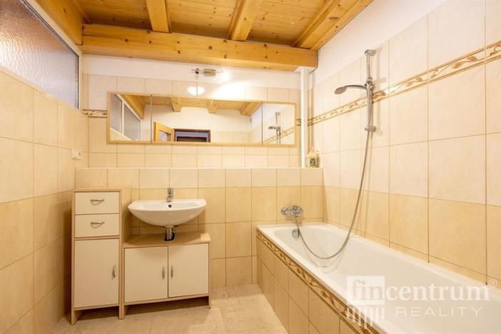 Prodej komerční nemovitosti, Křenice - Přetín, 1698 m2