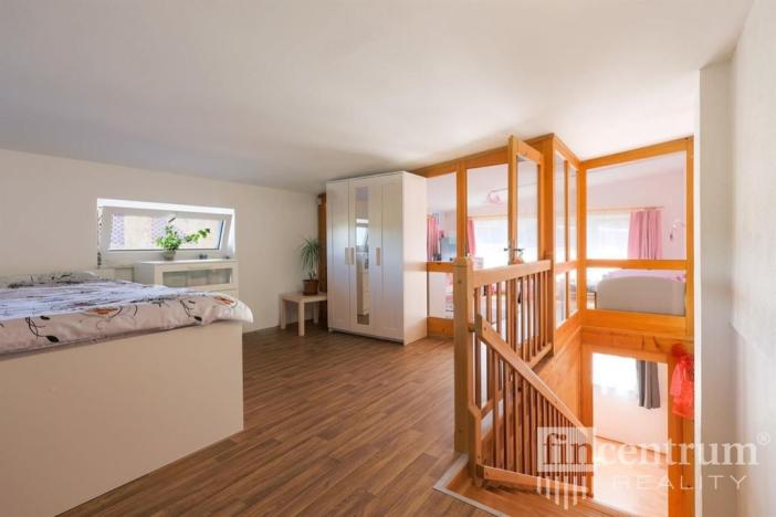 Prodej komerční nemovitosti, Křenice - Přetín, 1698 m2