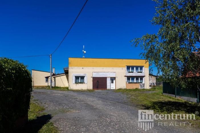 Prodej komerční nemovitosti, Křenice - Přetín, 1698 m2