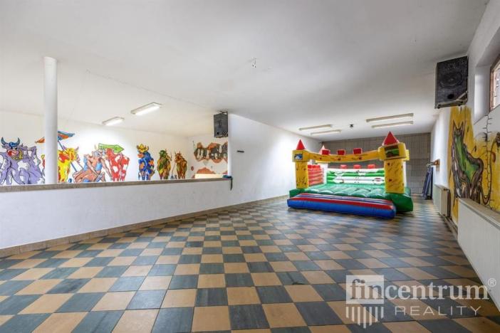 Prodej komerční nemovitosti, Křenice - Přetín, 1698 m2