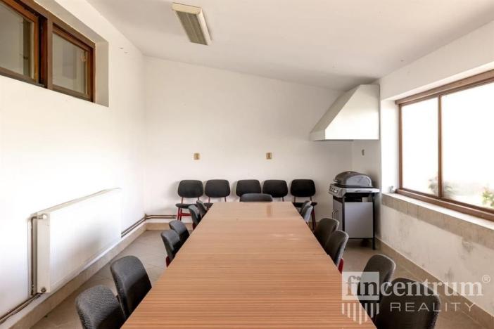 Prodej komerční nemovitosti, Křenice - Přetín, 1698 m2