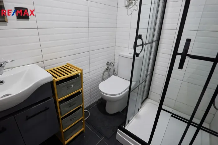 Prodej atypického bytu, Ostrov, Karlovarská, 39 m2