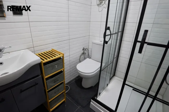 Prodej atypického bytu, Ostrov, Karlovarská, 39 m2