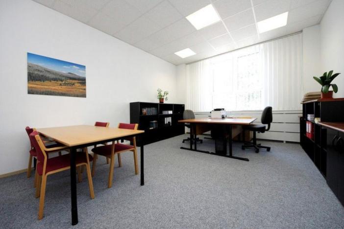 Pronájem kanceláře, Praha - Strašnice, Počernická, 148 m2