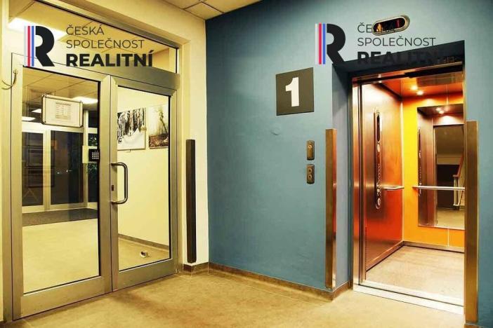 Pronájem kanceláře, Zlín, Kvítková, 29 m2