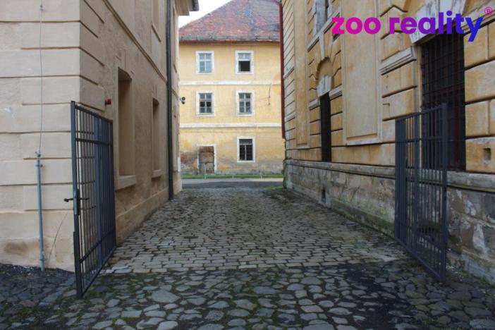 Pronájem kanceláře, Terezín, Akademická, 131 m2