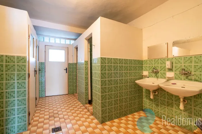 Prodej zemědělského objektu, Králova Lhota - Laziště, 2300 m2