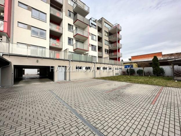 Prodej garážového stání, České Budějovice - České Budějovice 3, Fráni Šrámka, 13 m2