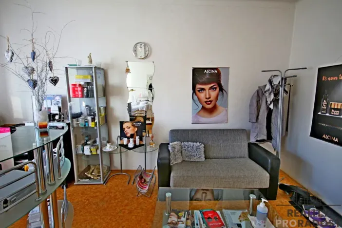 Pronájem obchodního prostoru, Moravský Krumlov, Dr. Odstrčila, 27 m2