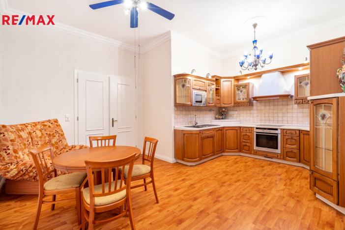 Prodej bytu 3+1, Karlovy Vary, Mariánskolázeňská, 119 m2