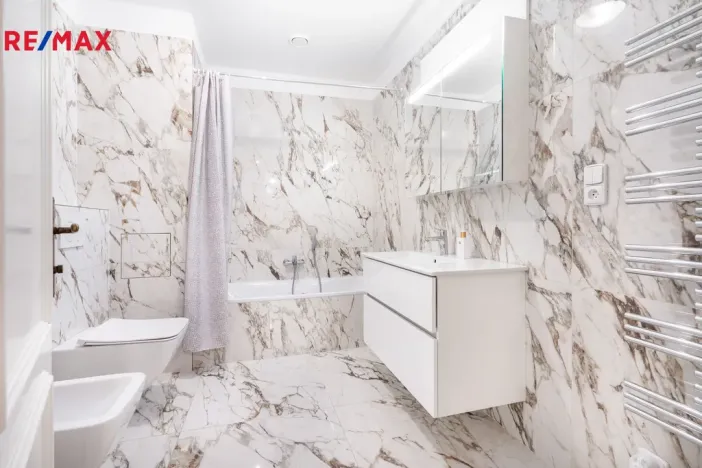 Prodej bytu 3+1, Karlovy Vary, Mariánskolázeňská, 119 m2