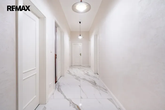 Prodej bytu 3+1, Karlovy Vary, Mariánskolázeňská, 119 m2