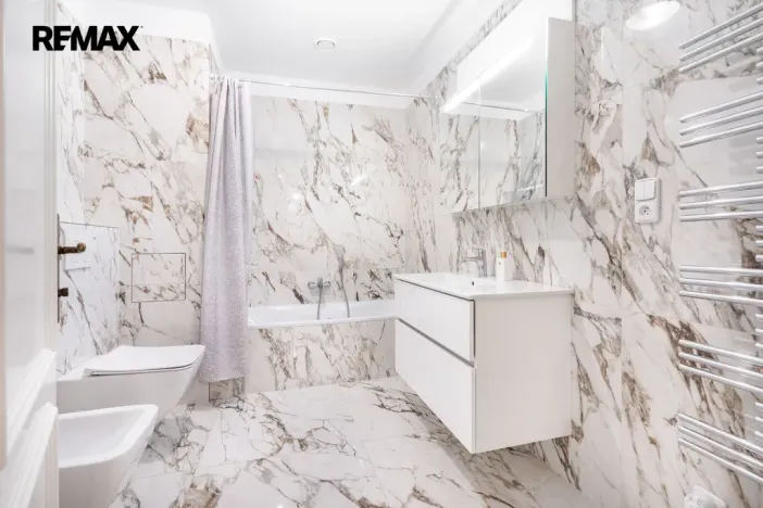 Prodej bytu 3+1, Karlovy Vary, Mariánskolázeňská, 119 m2