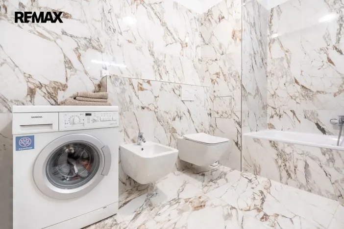 Prodej bytu 3+1, Karlovy Vary, Mariánskolázeňská, 119 m2