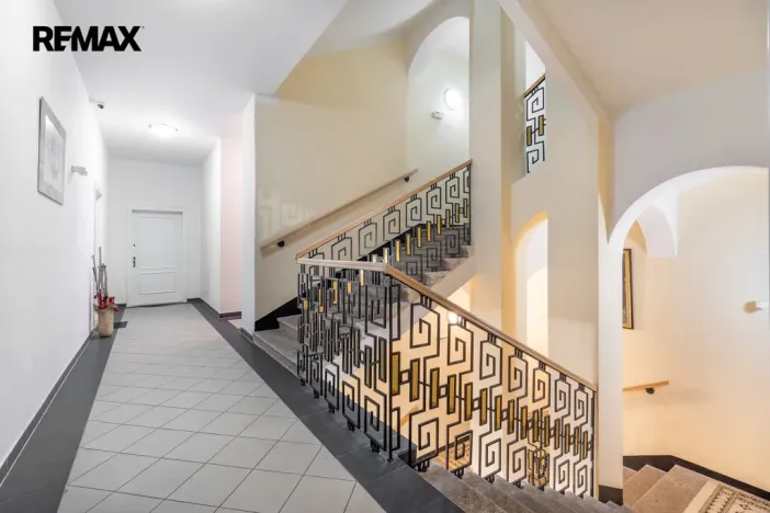 Prodej bytu 3+1, Karlovy Vary, Mariánskolázeňská, 119 m2