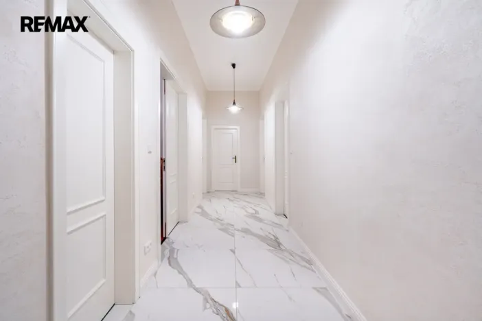 Prodej bytu 3+1, Karlovy Vary, Mariánskolázeňská, 119 m2