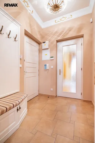 Prodej bytu 2+kk, Karlovy Vary, Mariánskolázeňská, 63 m2