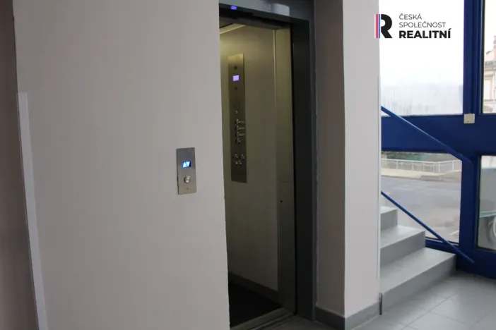 Pronájem kanceláře, Karlovy Vary - Rybáře, Sokolovská, 270 m2