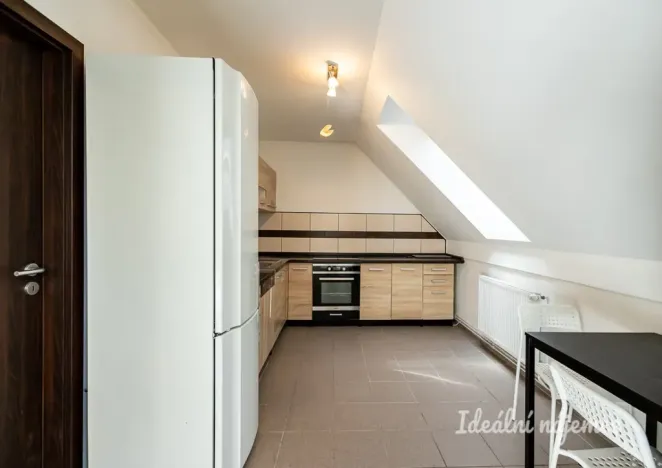 Pronájem bytu 2+kk, Nupaky, U Valu, 50 m2