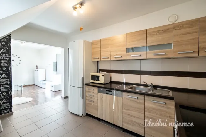 Pronájem bytu 2+kk, Nupaky, U Valu, 50 m2